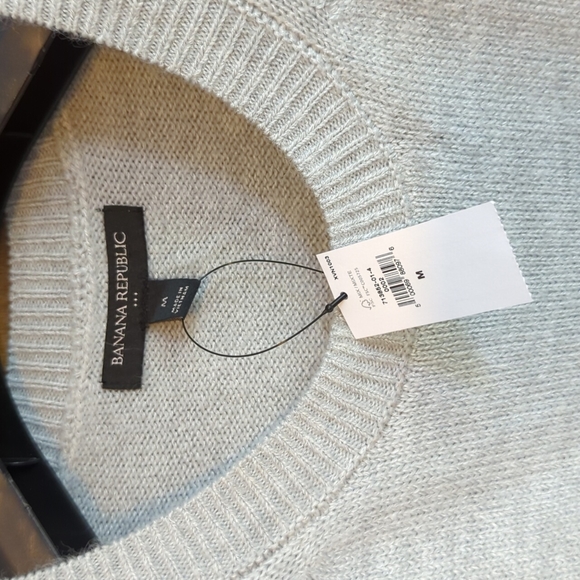 Banana Republic Grey Crew Neck Sweater - Picture 3 of 6